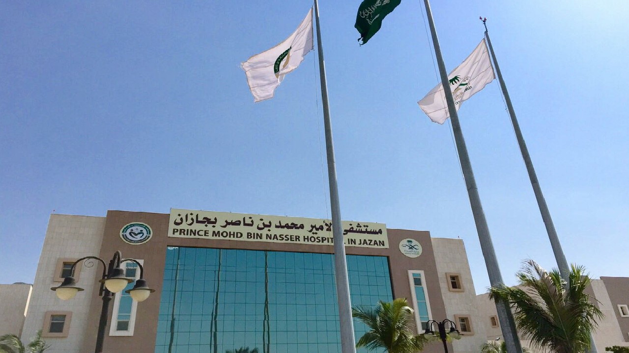 استمرَّت 4 ساعات.. جراحة دقيقة تُنهي معاناة رضيع بجازان

