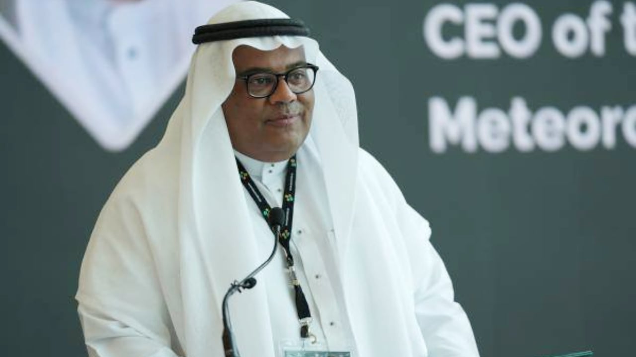رئيس مركز الأرصاد: تنفيذ 214 طلعة إيجابية لاستمطار السحب