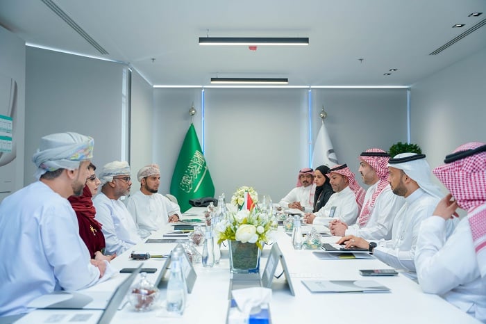 وفد عماني يطلع على تجربة المملكة في تنمية المحتوى المحلي وسلاسل الإمداد في القطاع الصناعي