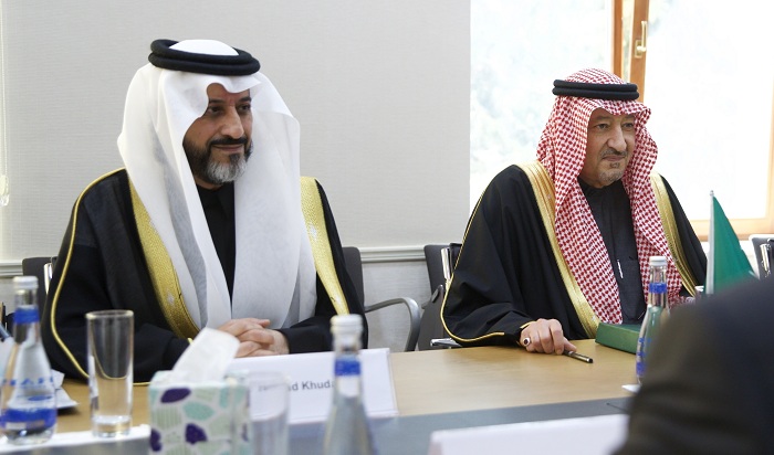 الخريجي يلتقي مساعد رئيس جمهورية أذربيجان ووزير الخارجية ونائبه في باكو