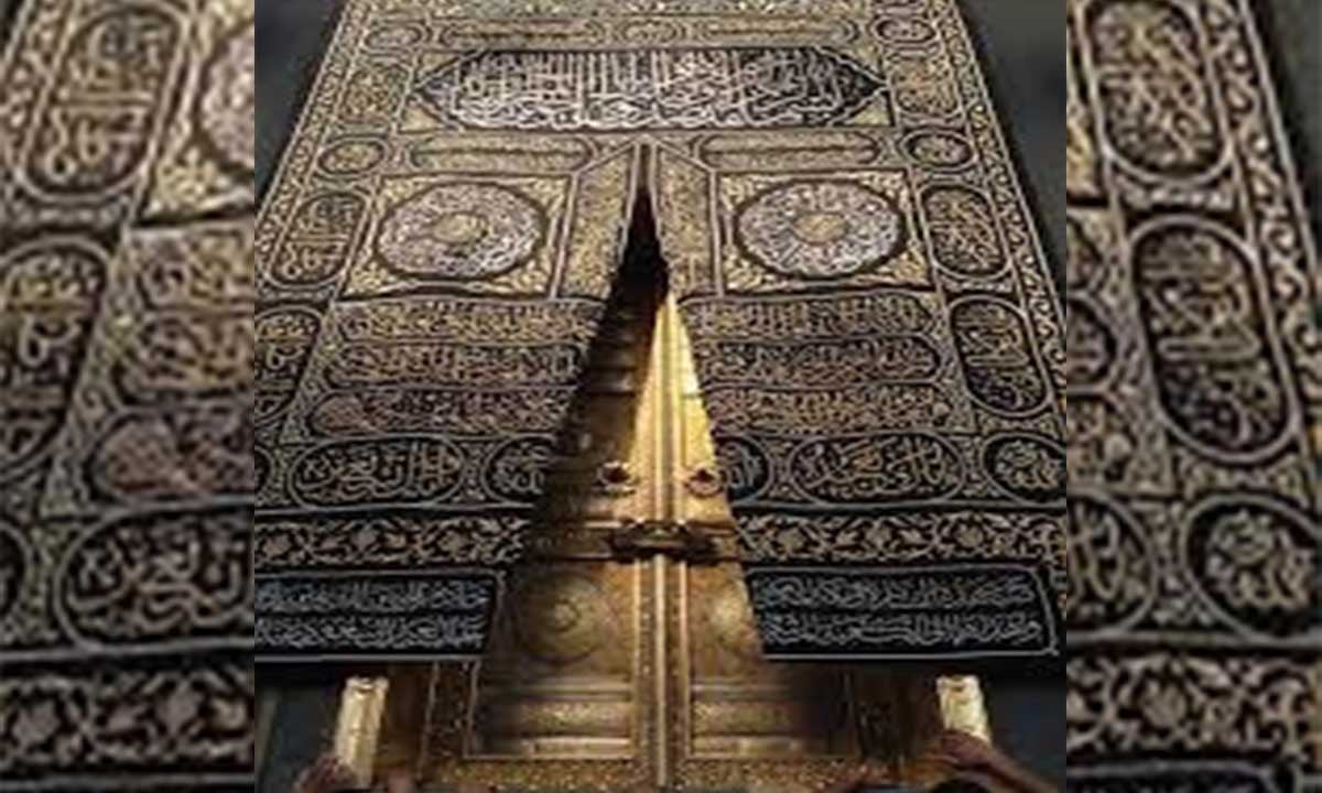 بالفيديو.. أول بوابة للكعبة المشرفة صُنِعت في عهد الملك عبدالعزيز آل سعود