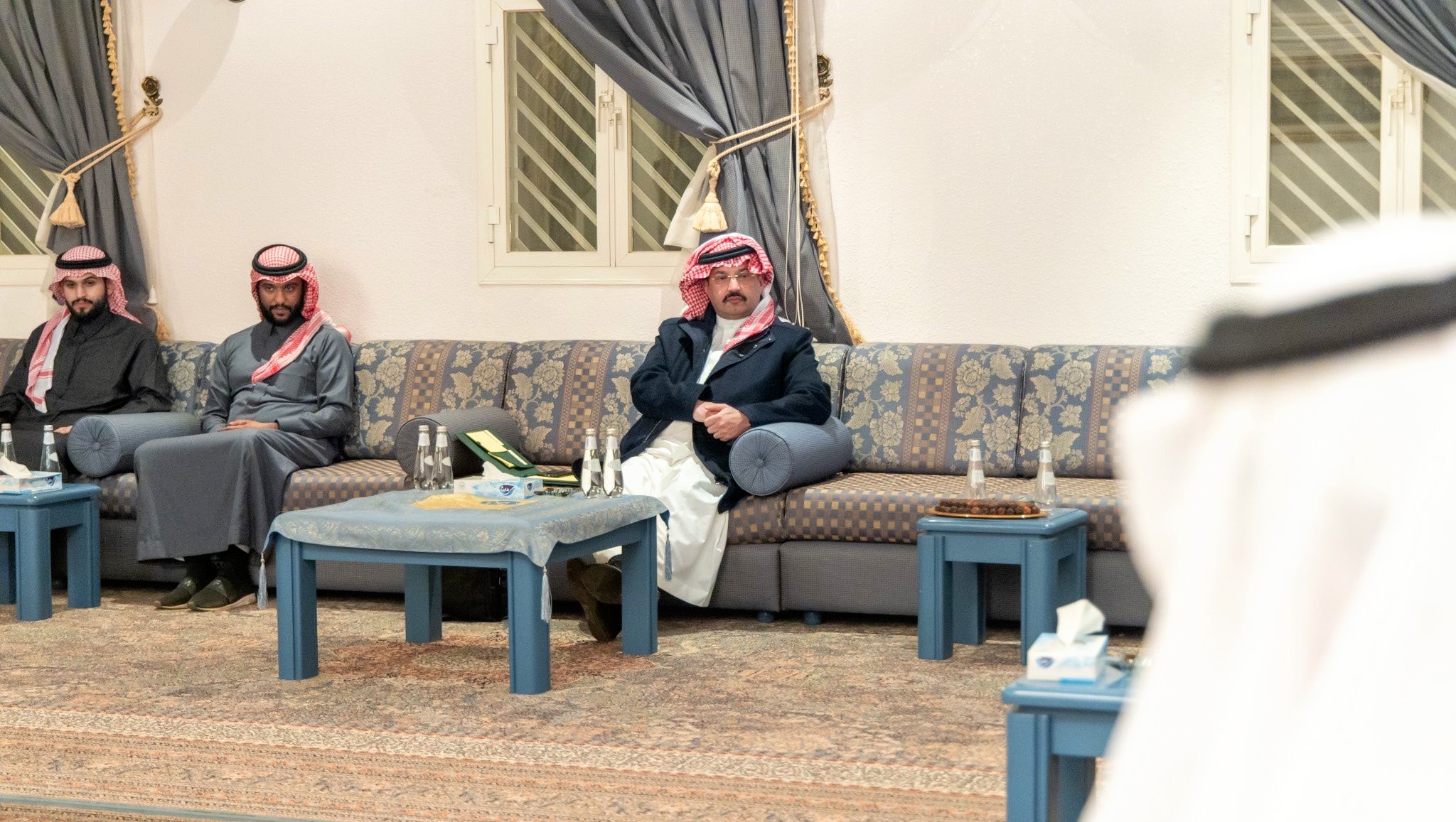 أمير عسير يزور قرى بهوان في بلّحمر ويوجه بترسية مشروع السقيا
