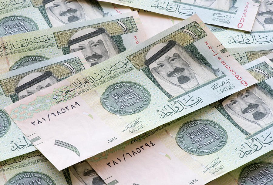سعر الريال أمام الدولار والعملات الأجنبية بنهاية تعاملات اليوم الخميس 25-7-1444