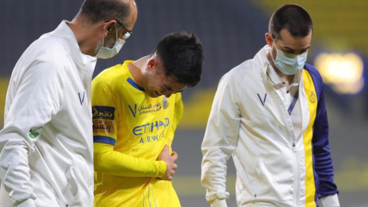 النصر يعلن إصابة الأرجنتيني بيتي مارتينيز بقطع في الرباط الصليبي