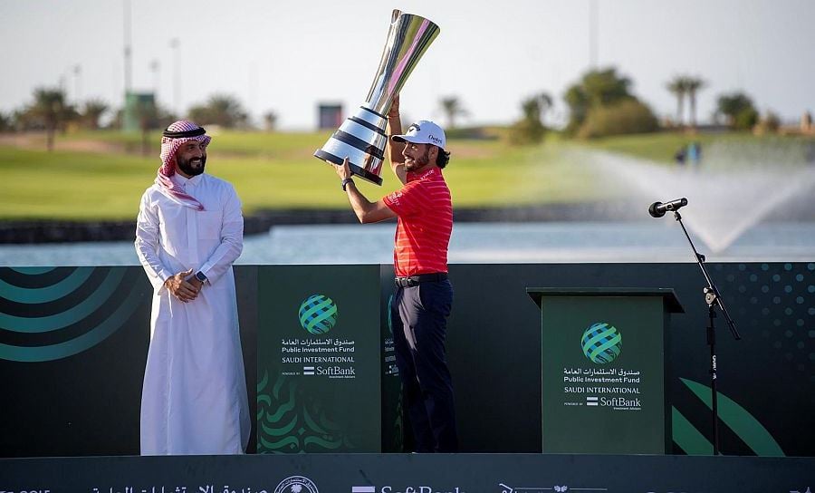 المكسيكي آنسر يتوج ببطولة السعودية الدولية للجولف ويحصد مليون دولار 