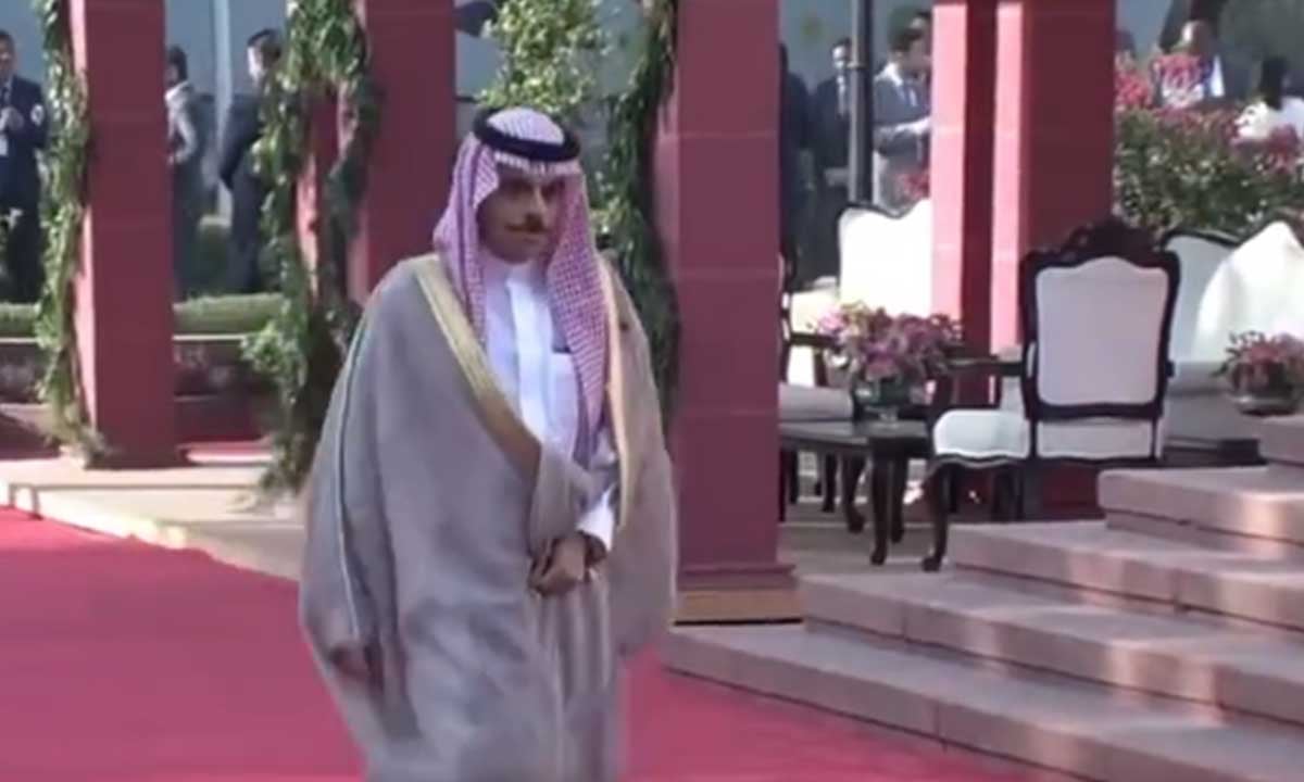 الأمير فيصل بن فرحان يصل لمقر انعقاد اجتماع وزراء خارجية دول الـ20 بنيودلهي