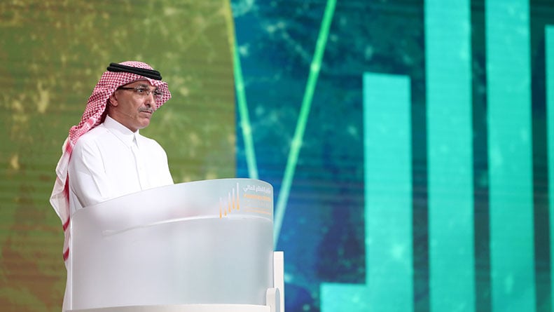 وزير المالية: وسائل التواصل الاجتماعي تلعب دورًا غاية في الأهمية ونأخذها بعين الاعتبار

