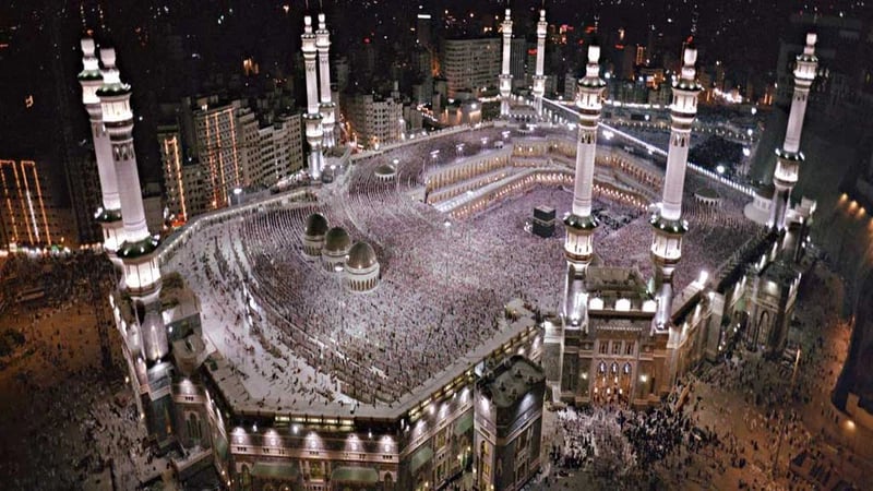 مواقيت الصلاة وأذان المغرب لليوم الثامن من رمضان 1444 في المملكة