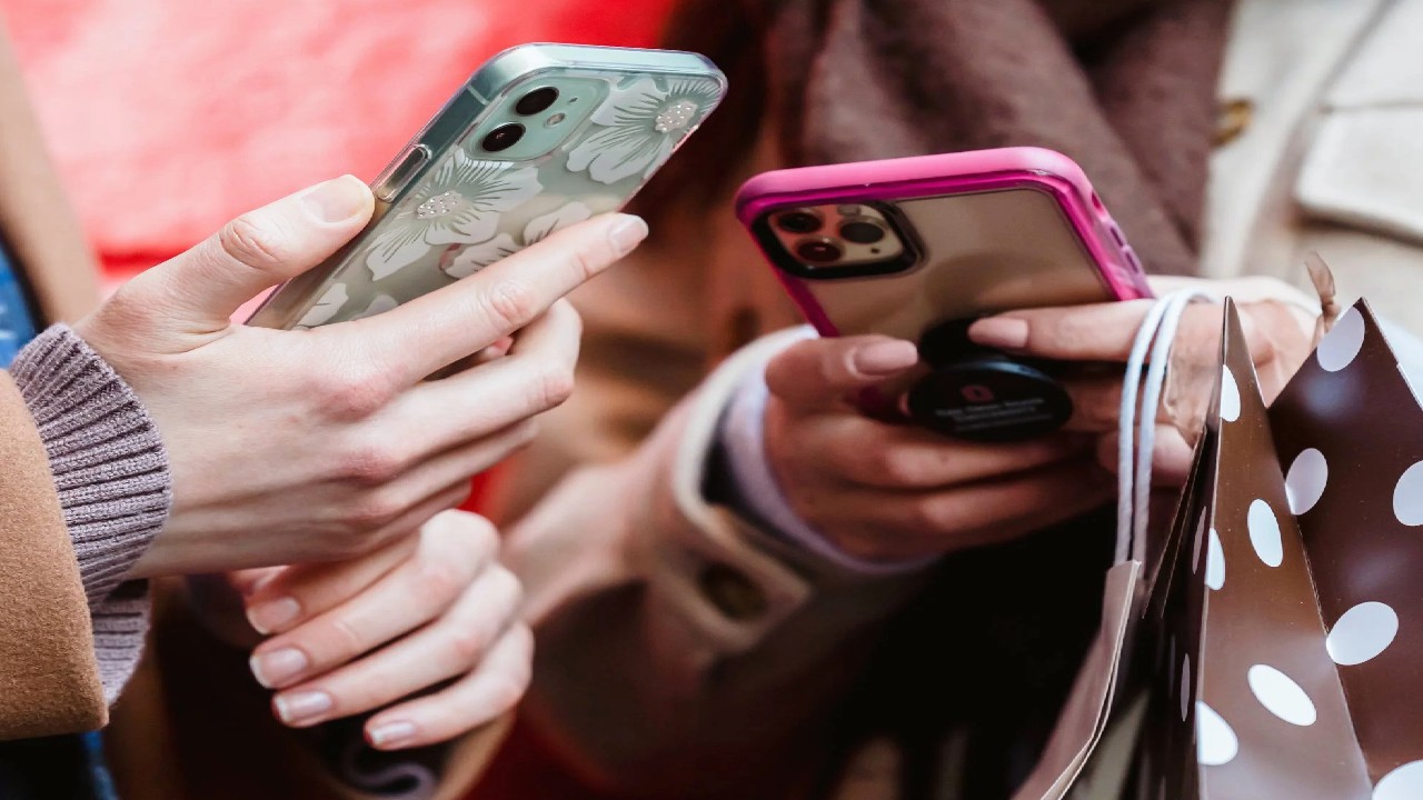 «توكلنا خدمات» و«صحتي» و«مدرستي» أعلى التطبيقات تحميلًا.. هيئة الاتصالات تصدر تقرير إنترنت السعودية