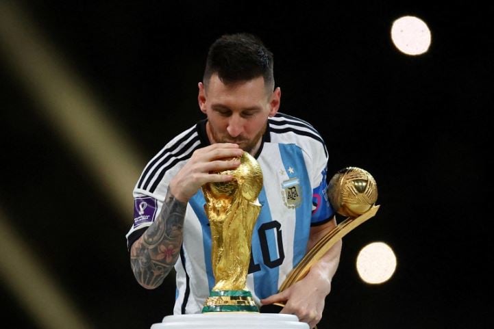 أجهزة آيفون مطلية بالذهب.. هدايا ليونيل ميسي لمنتخب الأرجنتين