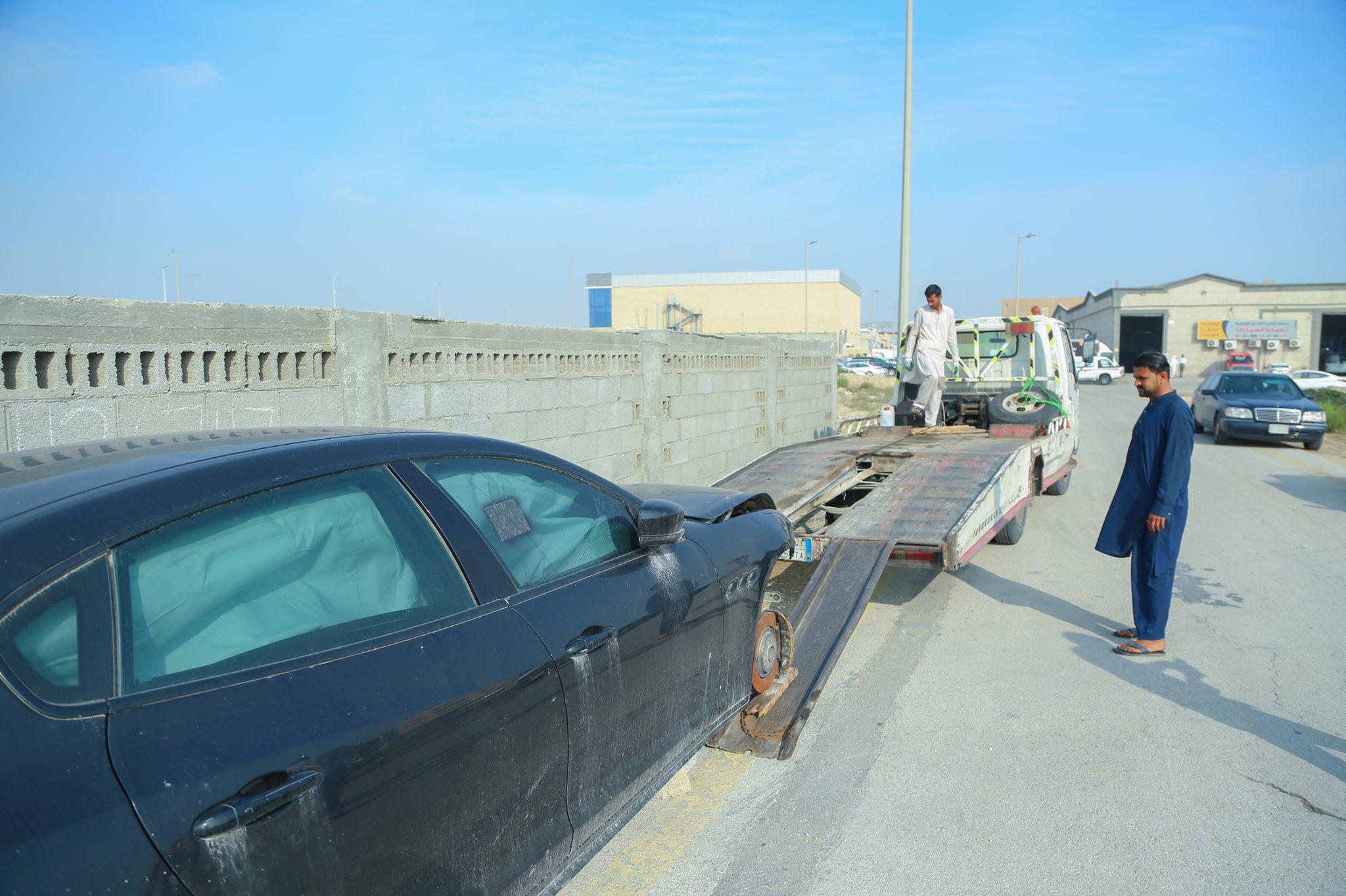 السيارات التالفة
