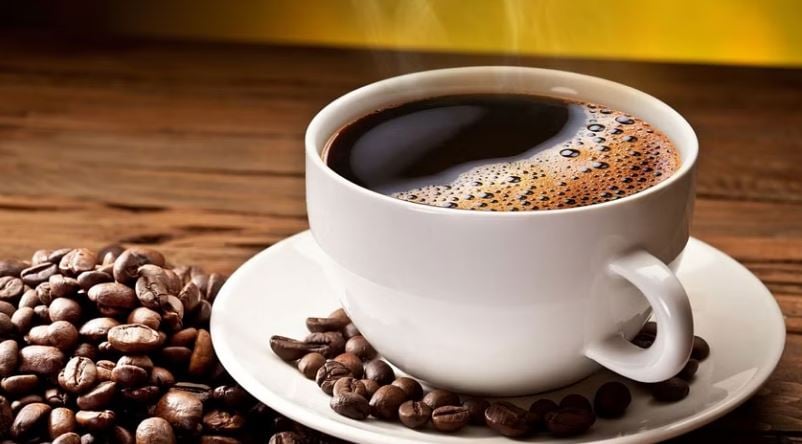أبرزها قرحة المعدة.. 4 تأثيرات سلبية لارتفاع مادة الكافيين في الجسم