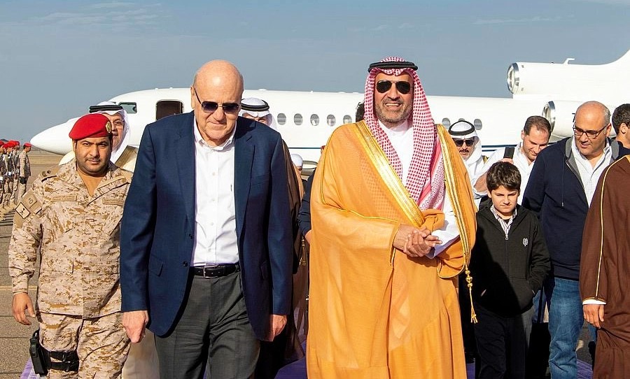 رئيس الوزراء اللبناني يزور المسجد النبوي