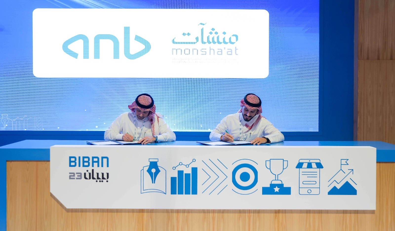 «العربي الوطني» يبرم اتفاقيات تعاون مع «منشآت» بقيمة 1.1 مليار ريال
