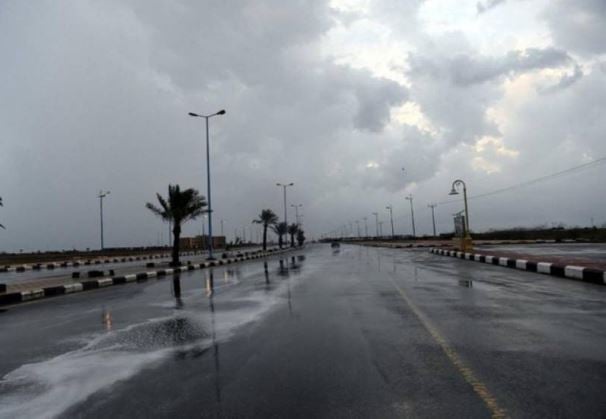 تحذيرات لمكة والرياض.. حالة الطقس غدًا الجمعة في المملكة 