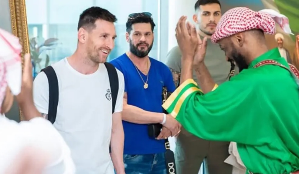 والد ميسي يزور الرياض وسط أنباء عن مفاوضات لانتقال اللاعب إلى الهلال