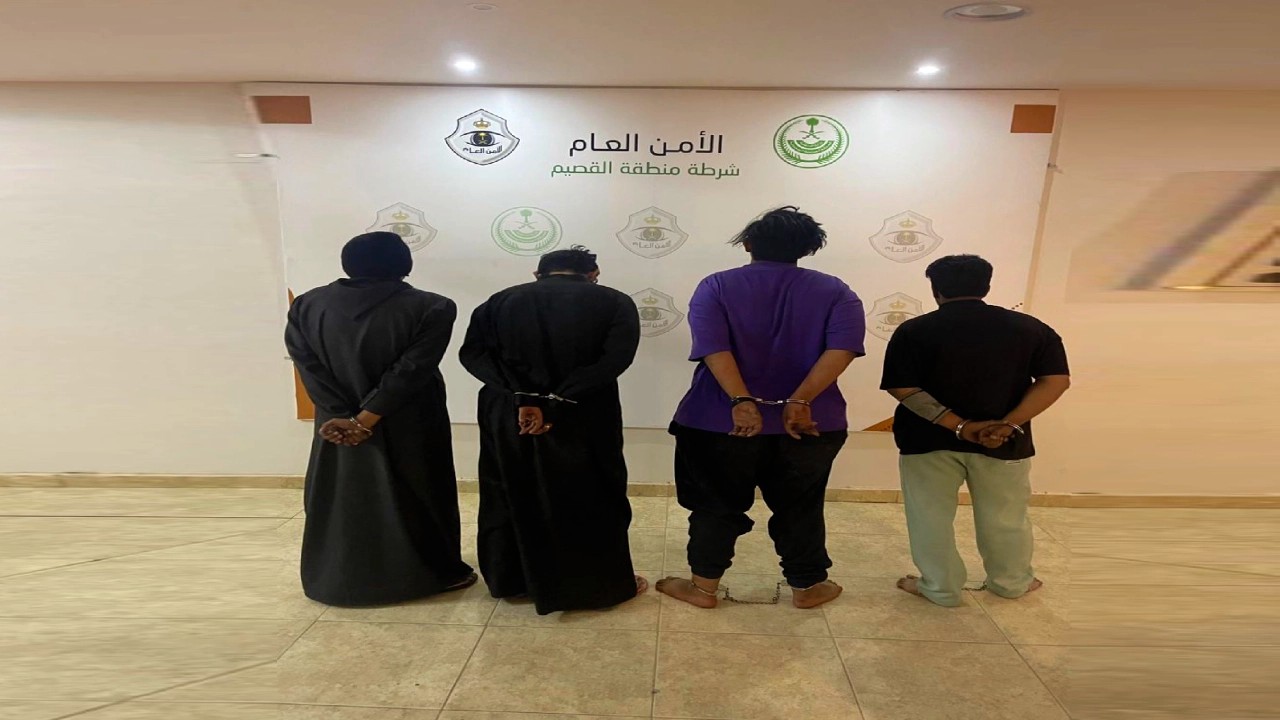 القبض على 4 مواطنين يستقلون مركبة مستأجرة من دون لوحات وبعقد إيجار منتهي بالقصيم