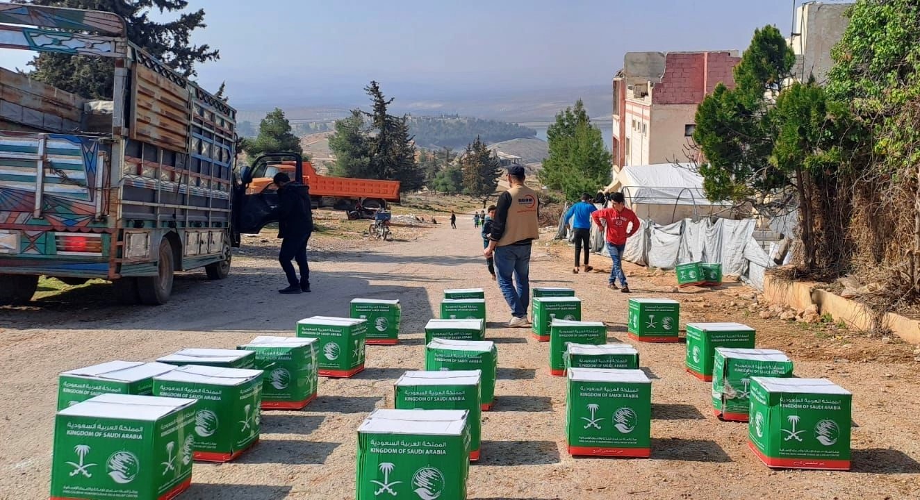 مركز الملك سلمان للإغاثة يواصل توزيع مساعداته لمتضرري زلزال سوريا