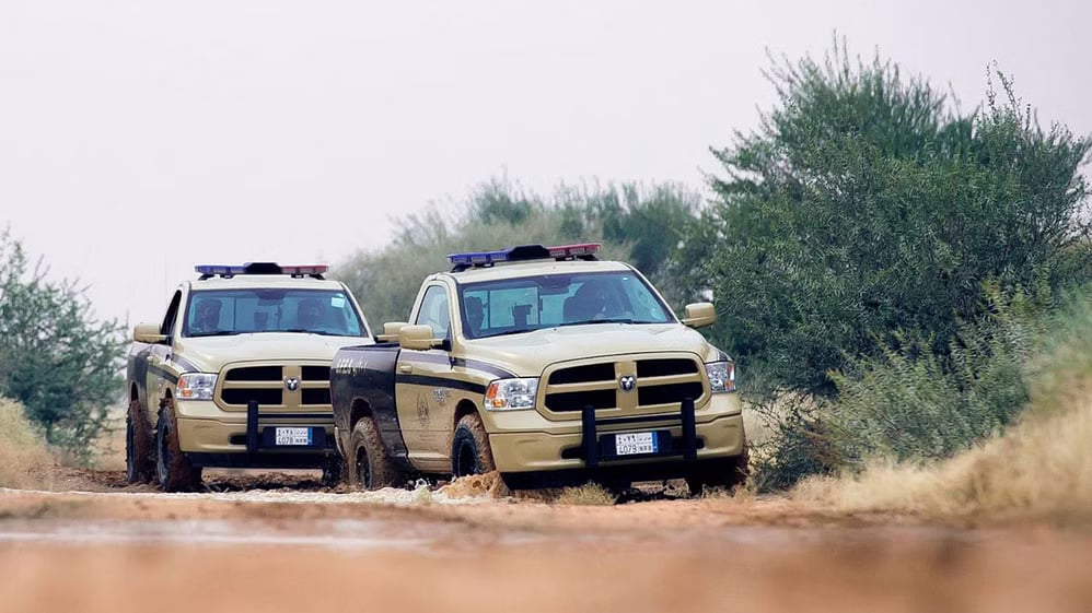 الإطاحة بـ15 مخالفًا لنظام البيئة في مكة والمدينة 

