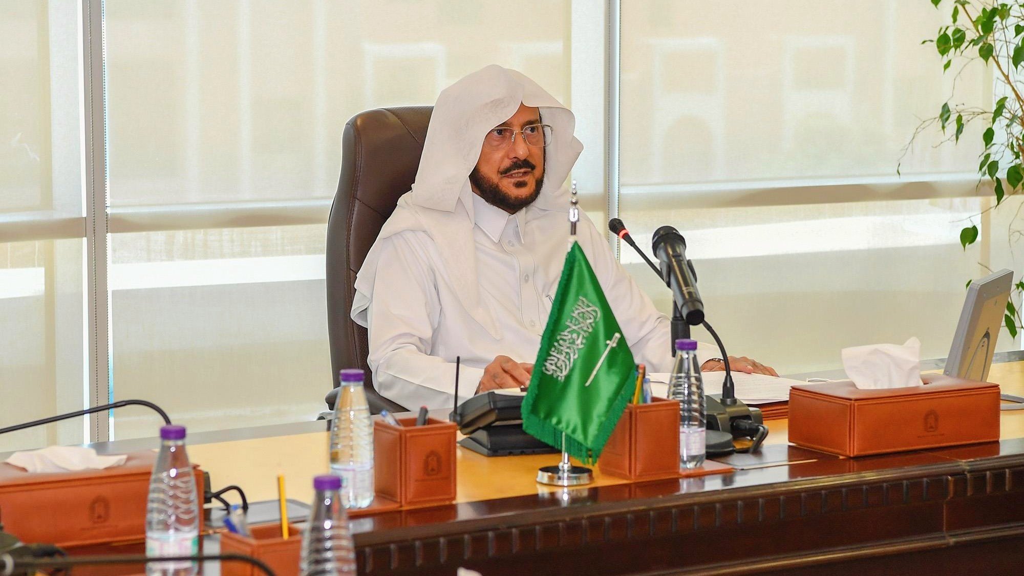 وزير الشؤون الإسلامية: بلغوا عن كل المتطرفين والمتجاوزين ومروجي المخدرات