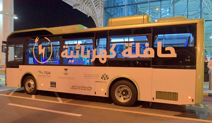 مسؤول بهيئة النقل: استخدام المركبات الكهربائية يقلل نسبة الانبعاثات الكربونية