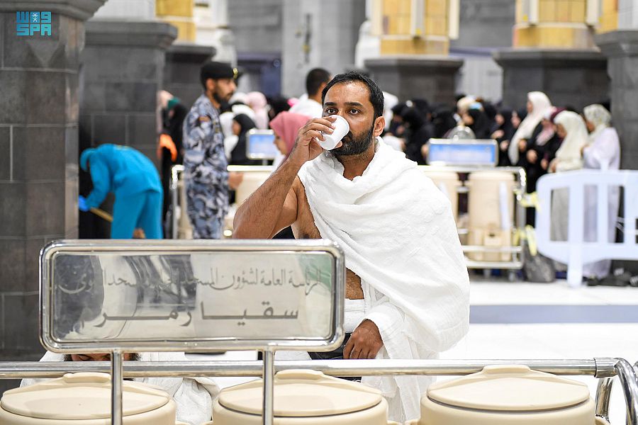 تقديم الخدمات لضيوف الرحمن 