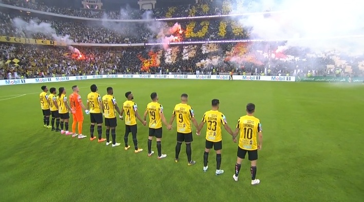 انطلاق كلاسيكو الاتحاد والهلال في كأس خادم الحرمين
