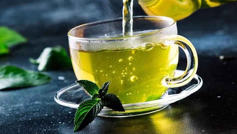 أبرزها الشاي بأنواعه.. 8 مشروبات تخلصك من الوزن الزائد بعد عيد الفطر