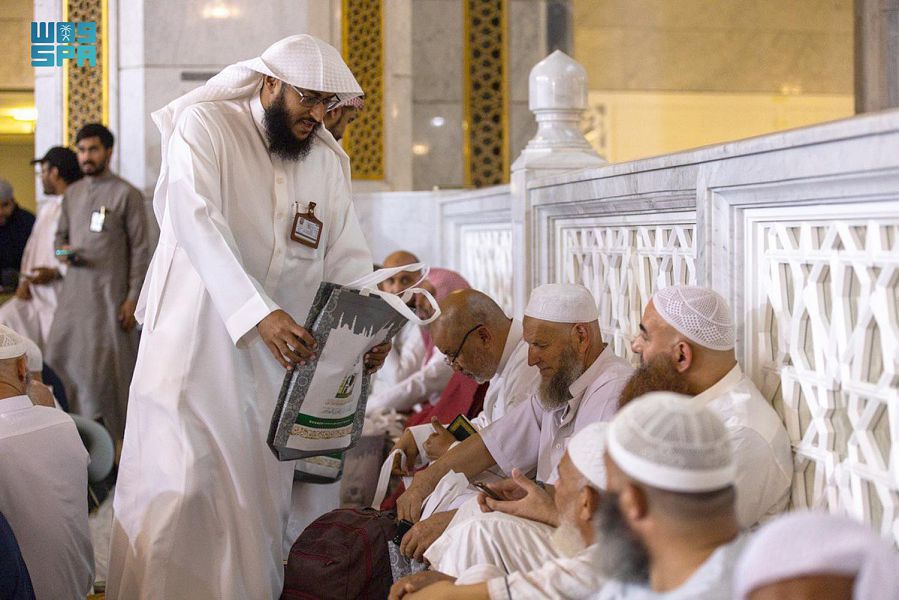 برنامج على مائدة الإفطار