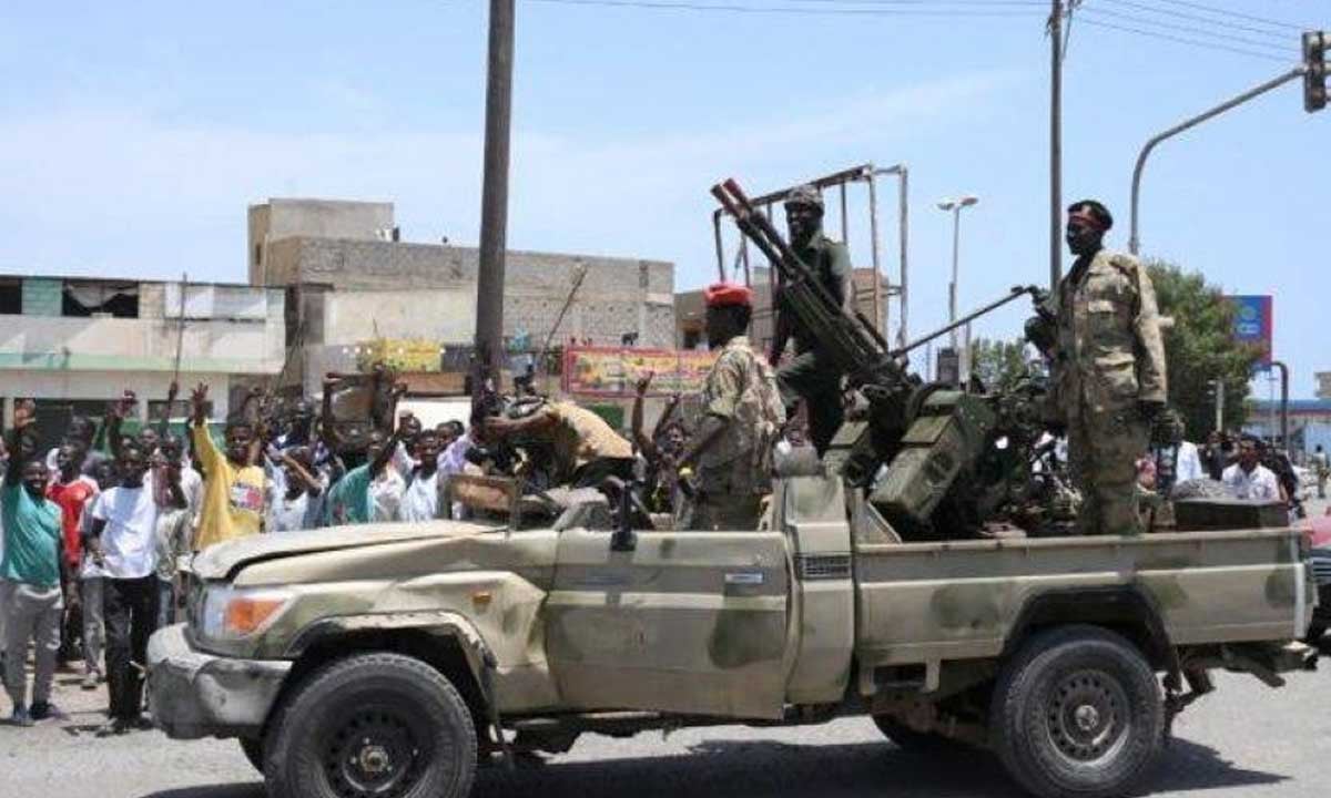الجيش السوداني يرفض حسم المعركة ضد الدعم السريع بالضربات الجوية لحفظ أرواح المدنيين

