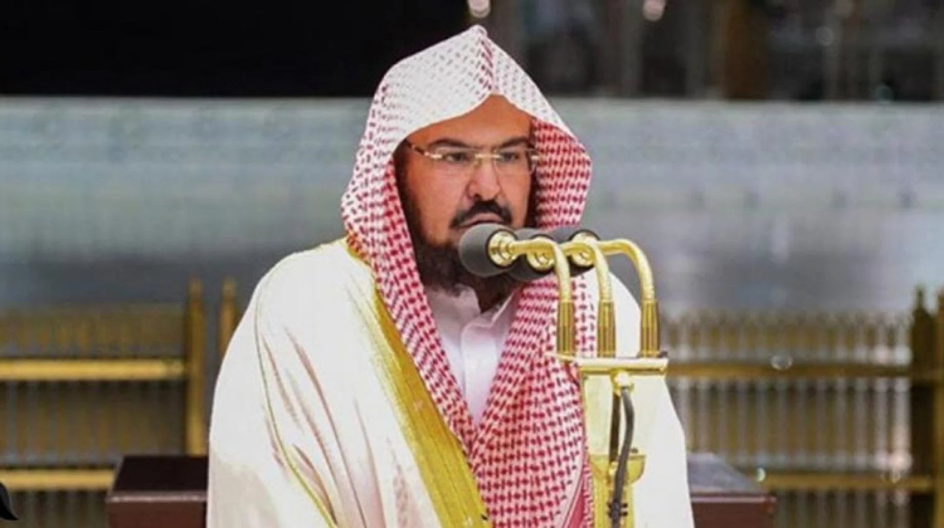 السديس: إقامة صلاة التهجد في الحرمين الشريفين الساعة 12:30 مراعاة للزحام 

