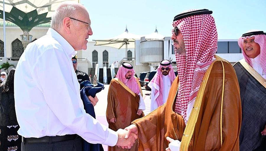 رئيس الوزراء اللبناني يغادر جدة