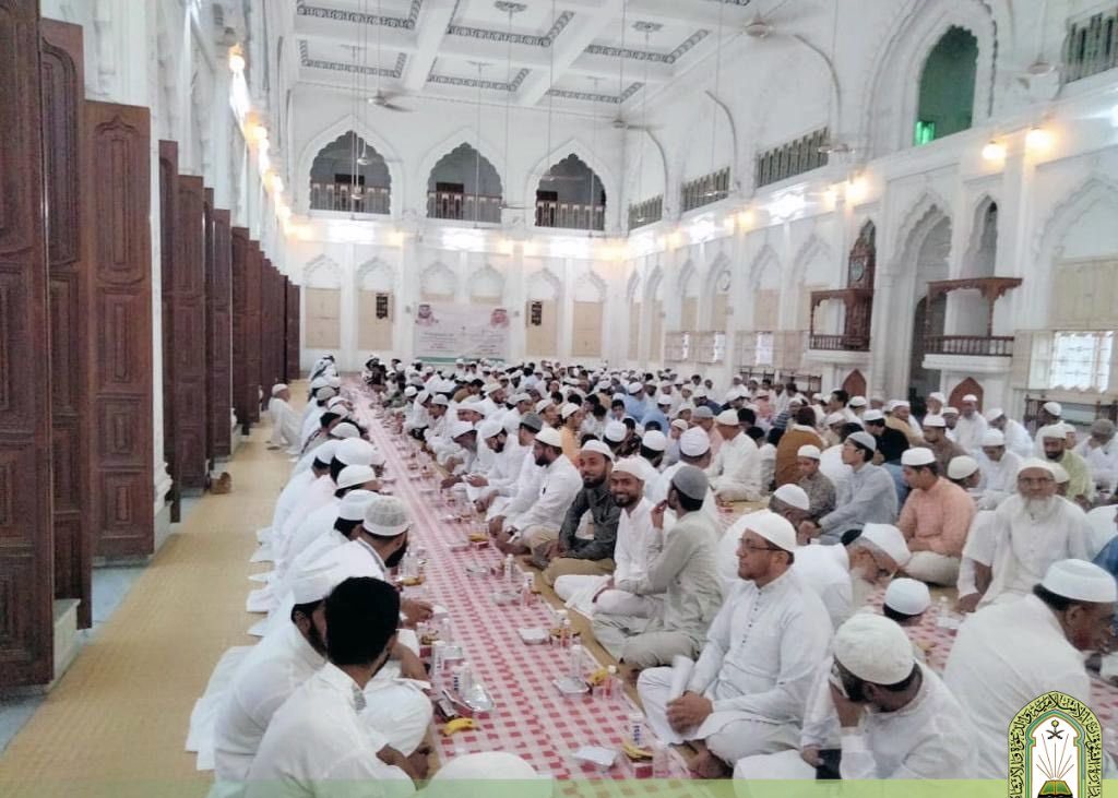 "الشؤون الإسلامية" تنفذ برنامج خادم الحرمين لتفطير الصائمين في كشمير الهندية