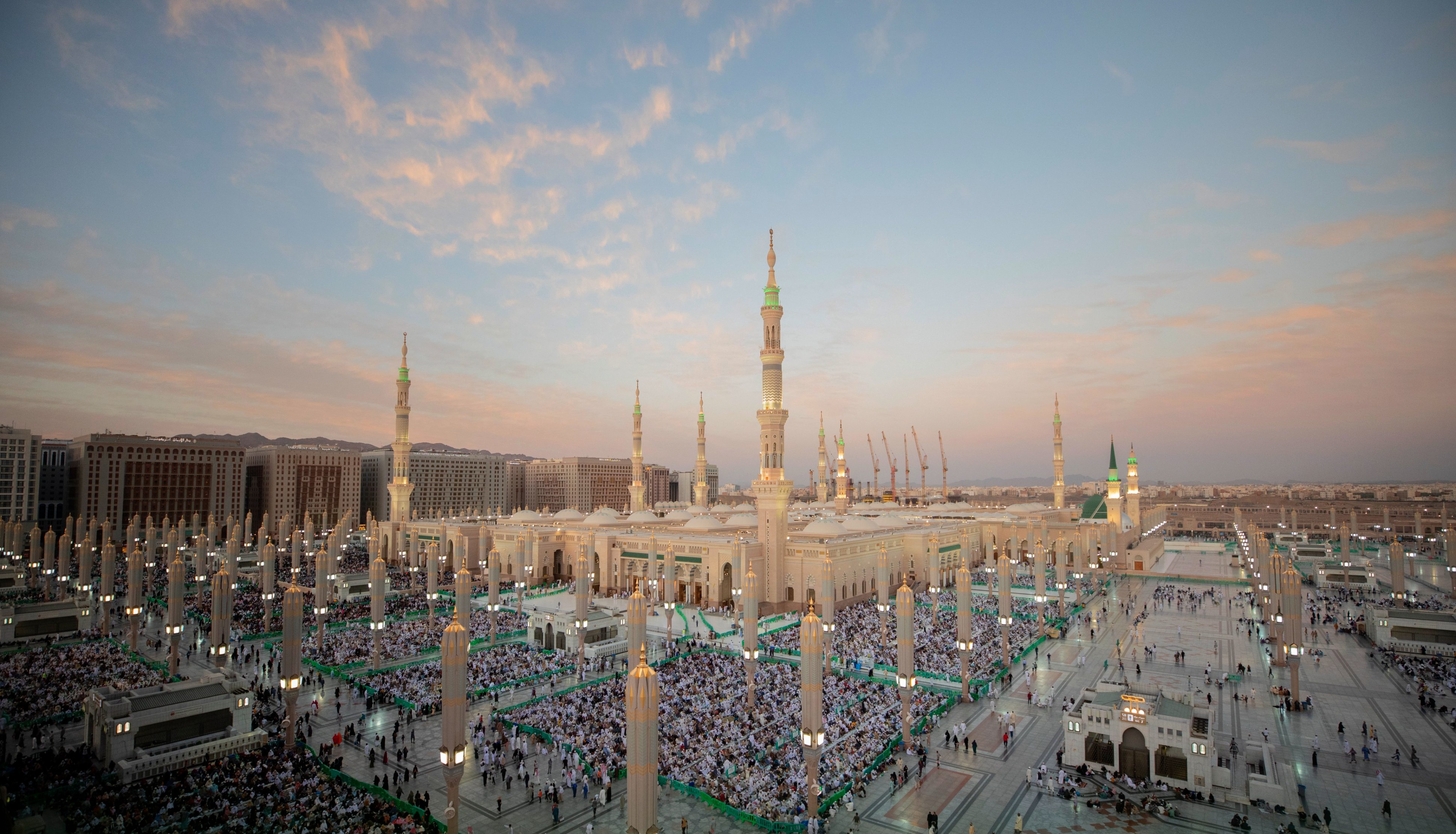 موعد أذان المغرب في المملكة اليوم السابع عشر من رمضان 1444