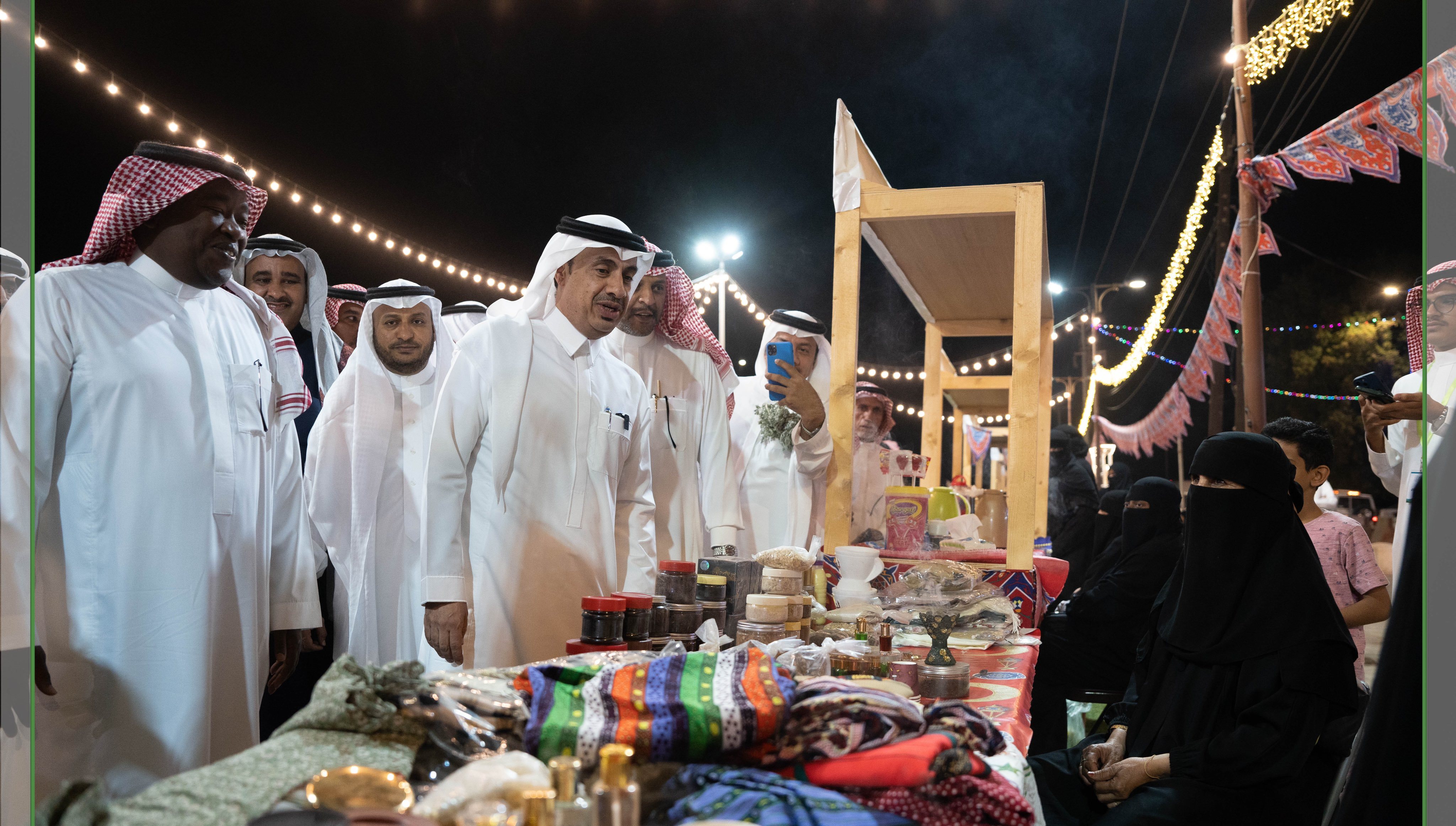بالصور.. محافظ الليث يطلع على فعاليات سوق ليالي الرمضاني في نسخته الأولى