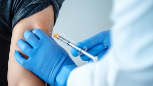 3 فوائد لأخذ الجرعة المحدثة من لقاح فيروس كورونا