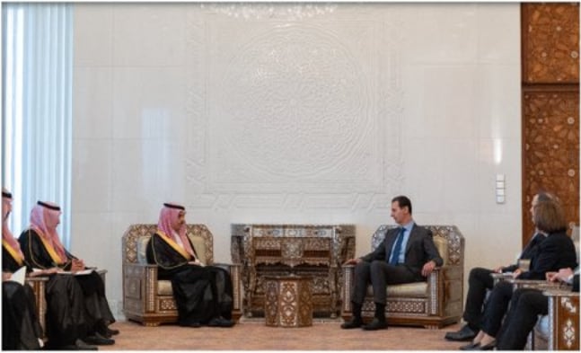 الرئيس السوري يستقبل وزير الخارجية خلال زيارته لدمشق

