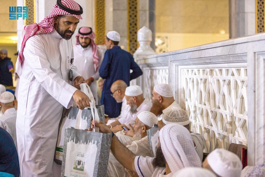 برنامج على مائدة الإفطار