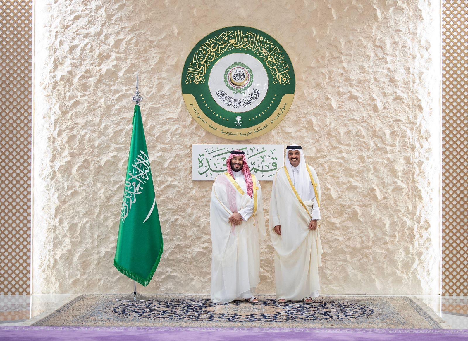  أمير قطر يهنئ المملكة على نجاح قمة جدة
