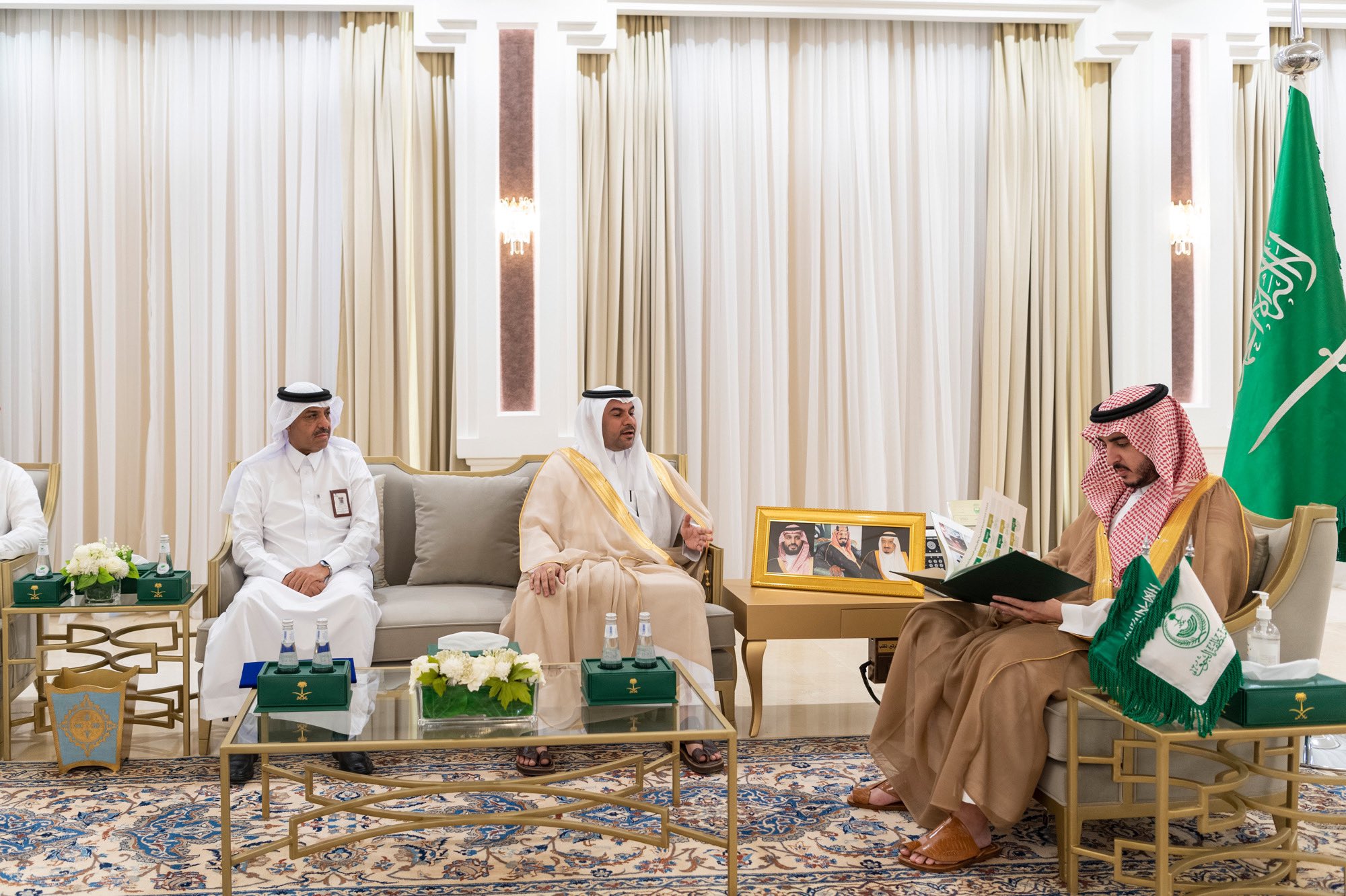 أمير الجوف يتسلّم التقرير السنوي لإنجازات صحة المنطقة لعام 2022