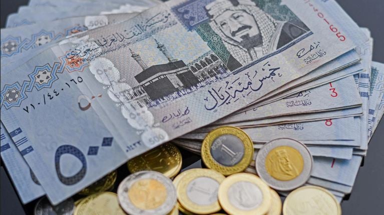 الدينار الكويتي يرتفع.. سعر الريال السعودي مقابل العملات العربية اليوم الأربعاء 4-11-1444