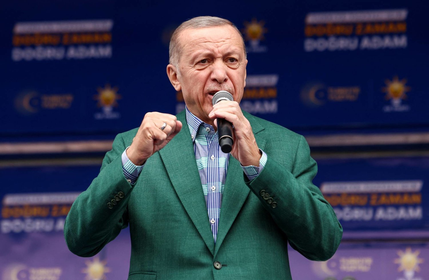 انتخابات تركيا.. «أردوغان» يطالب أنصاره بالبقاء عند صناديق الاقتراع حتى حسم النتائج