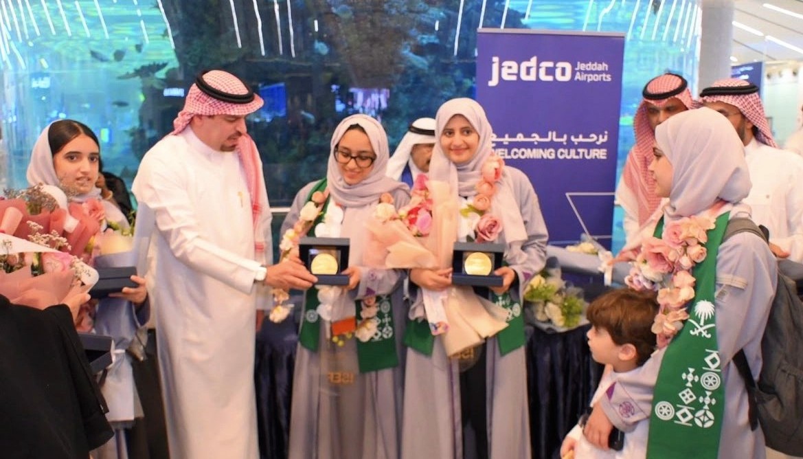 بالصور.. استقبال طالبات تعليم جدة الحاصلات على جوائز «آيسف 2023»