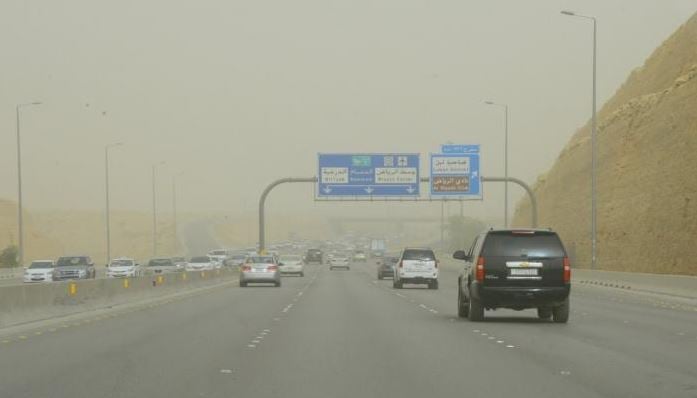 حالة الطقس غدًا في المملكة.. أمطار غزيرة وأتربة مثارة بهذه المناطق