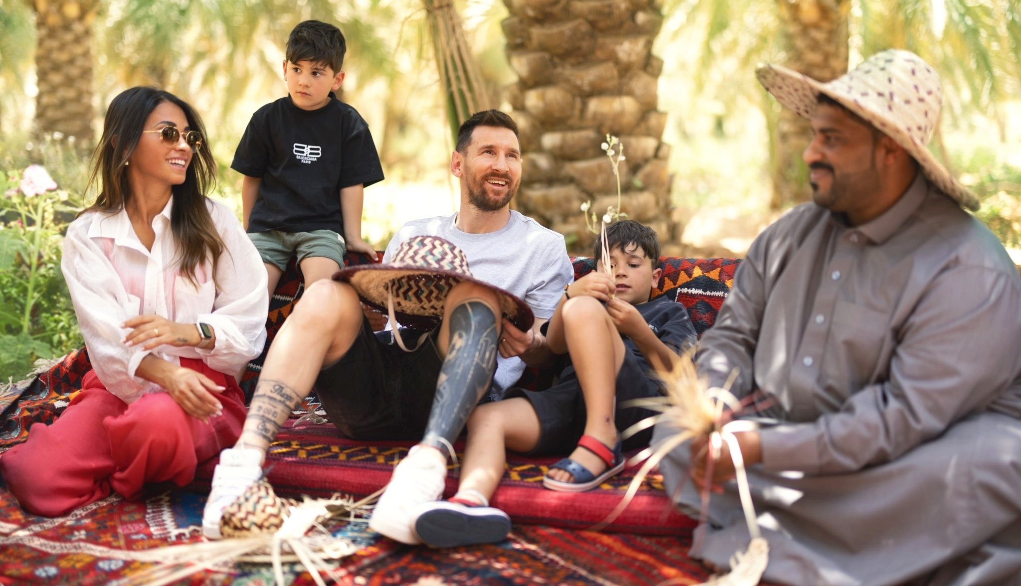 بالصور.. وزير السياحة عن زيارة ميسي إلى المملكة: يستكشف تجارب أصيلة تعكس حفاوة شعبنا وكرمه
