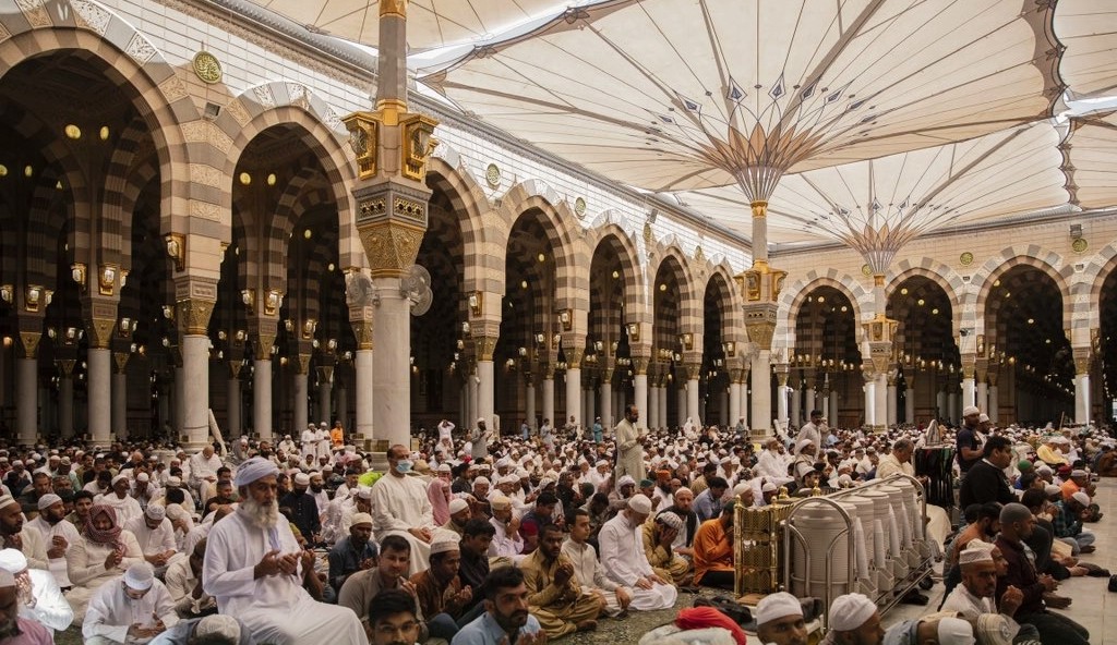 تخصيص خطبة الجمعة القادمة للتوعية بخطر المخدرات بأنواعها وبيان آثارها وأضرارها
