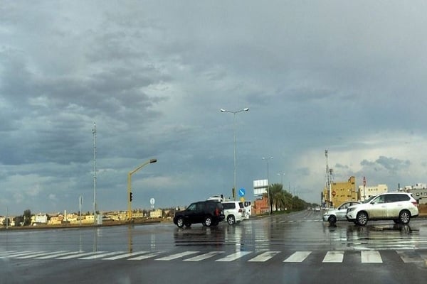 انخفاض درجات الحرارة وأمطار وسيول.. حالة الطقس اليوم الأحد في المملكة