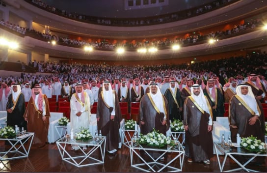 وزير الموارد البشرية يؤكد اهتمام القيادة بالاستثمار في الشباب السعودي