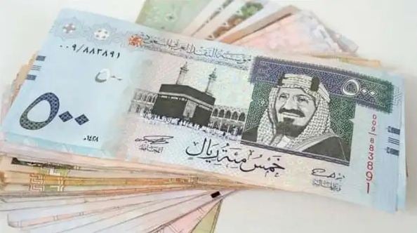 سعر الريال السعودي مقابل الجنيه المصري العملات العربية اليوم الأحد 8-11-1444