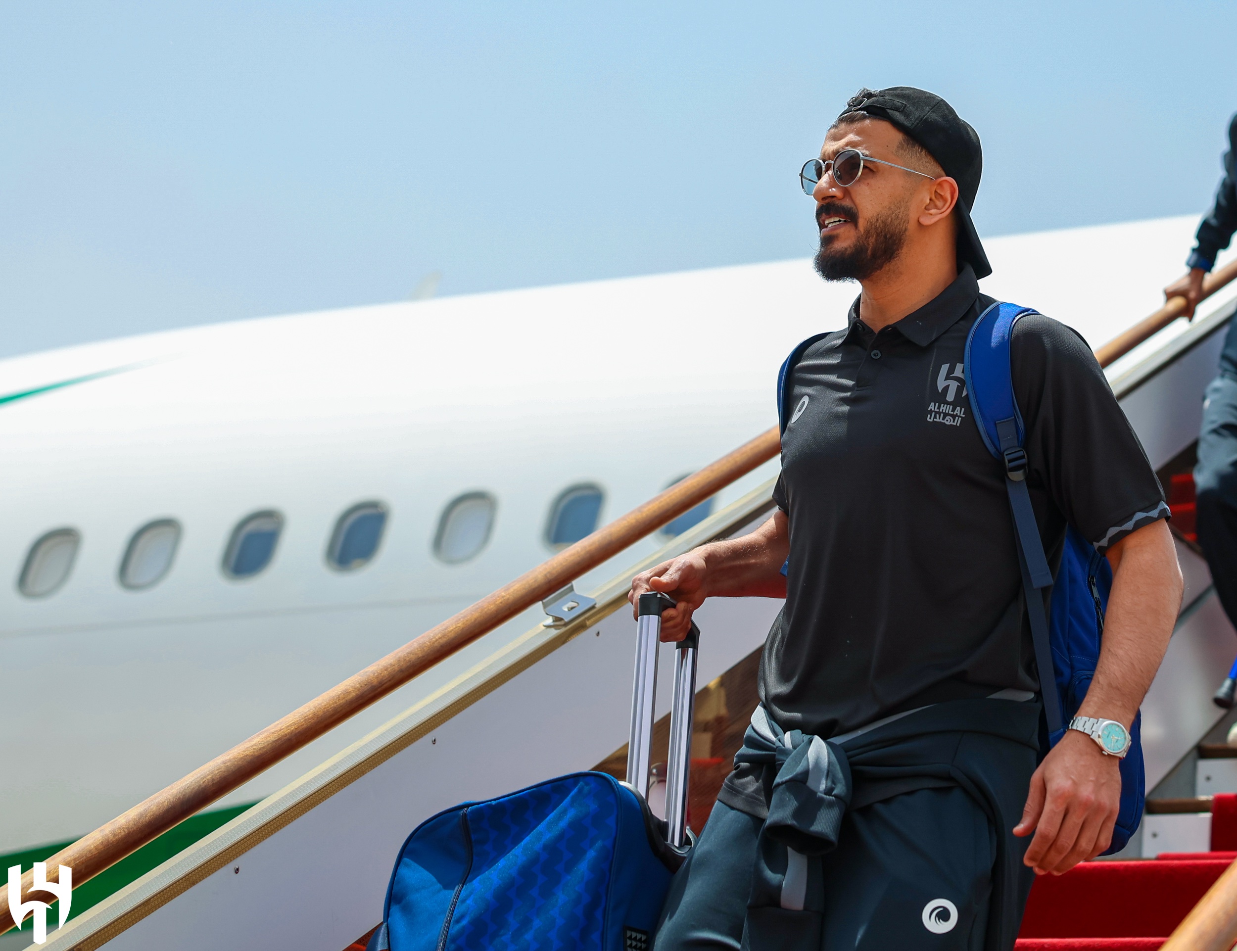 الهلال يصل إلى الرياض